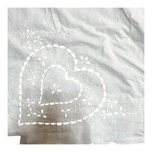 Vintage White Victorian Banquet Tablecloth Heart Floral Cutout Design 67" x 105"